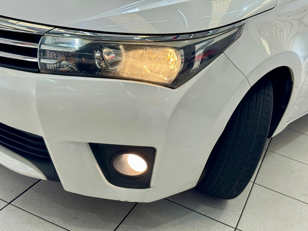 Toyota Corolla Branco