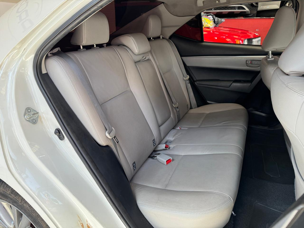 Toyota Corolla Branco
