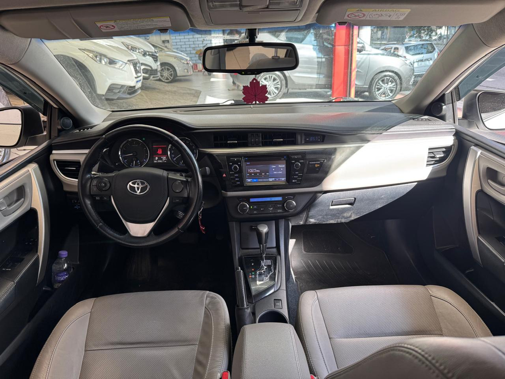 Toyota Corolla Branco