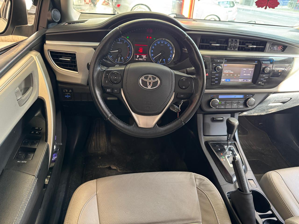 Toyota Corolla Branco