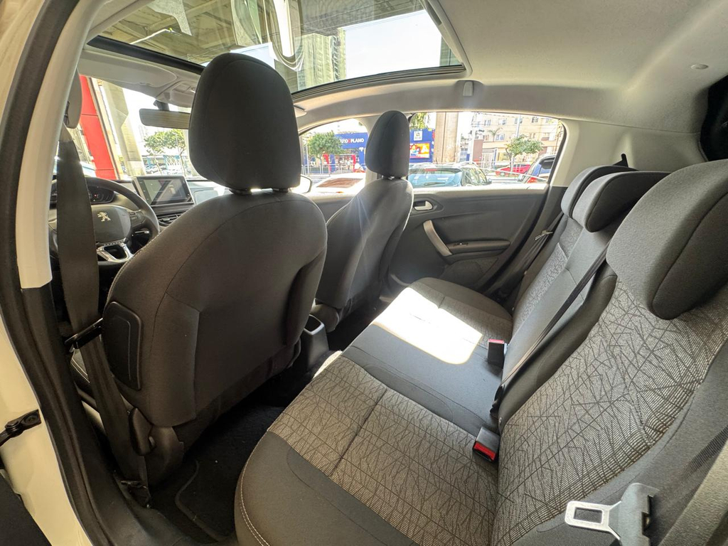 Peugeot 208 Branco