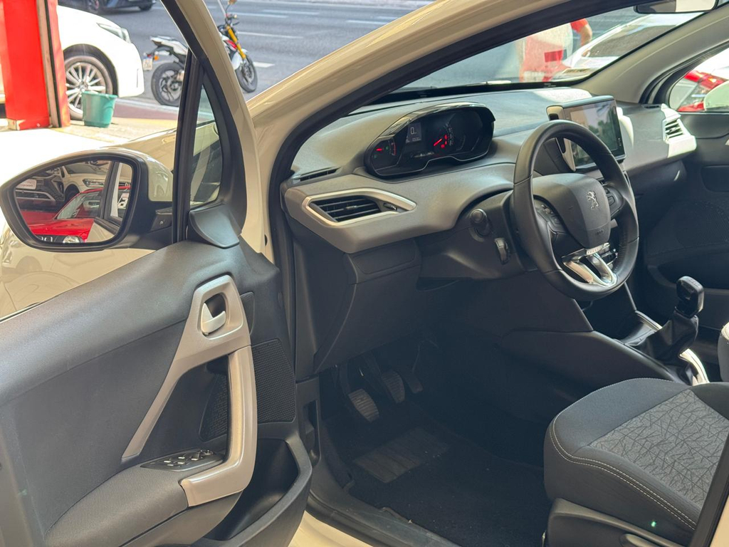 Peugeot 208 Branco