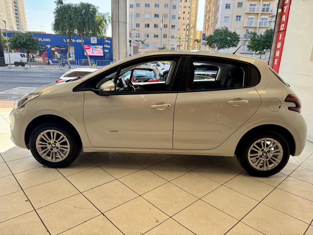 Peugeot 208 Branco