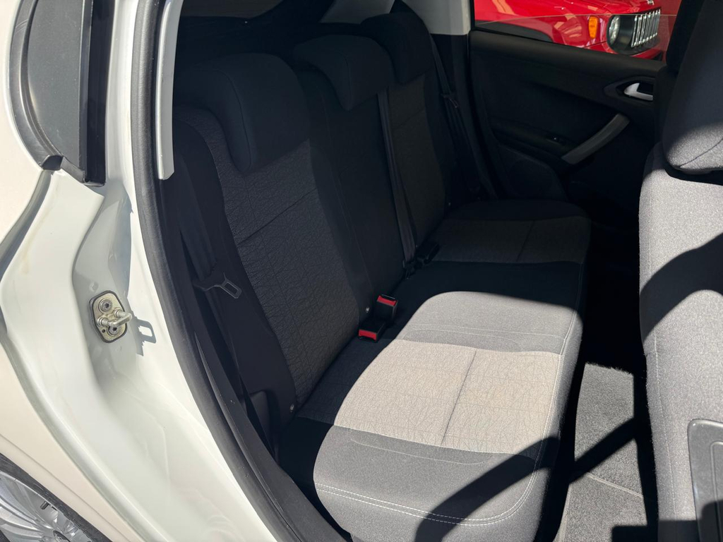 Peugeot 208 Branco