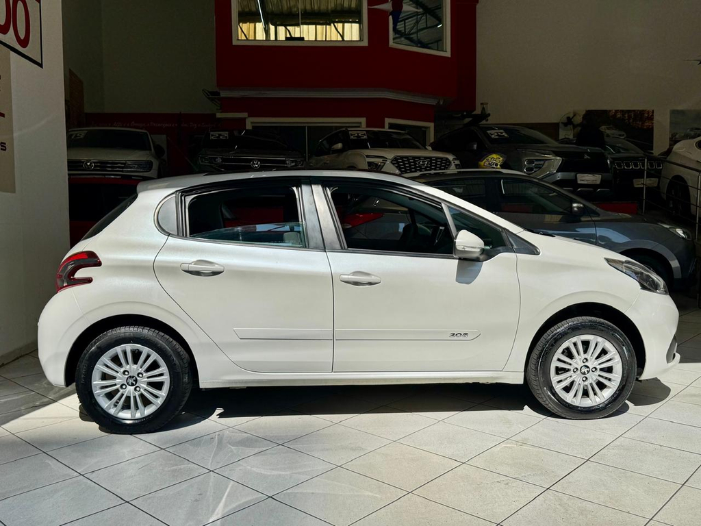 Peugeot 208 Branco