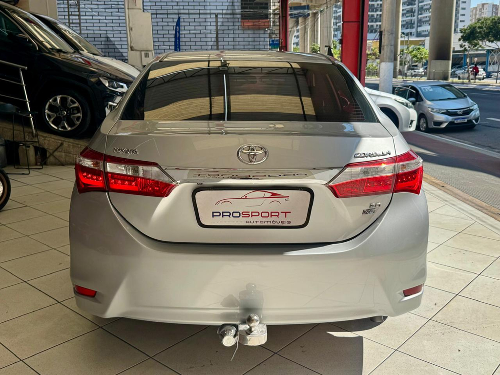 Toyota Corolla Prata