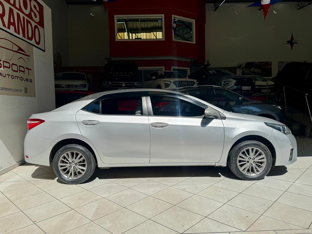 Toyota Corolla Prata