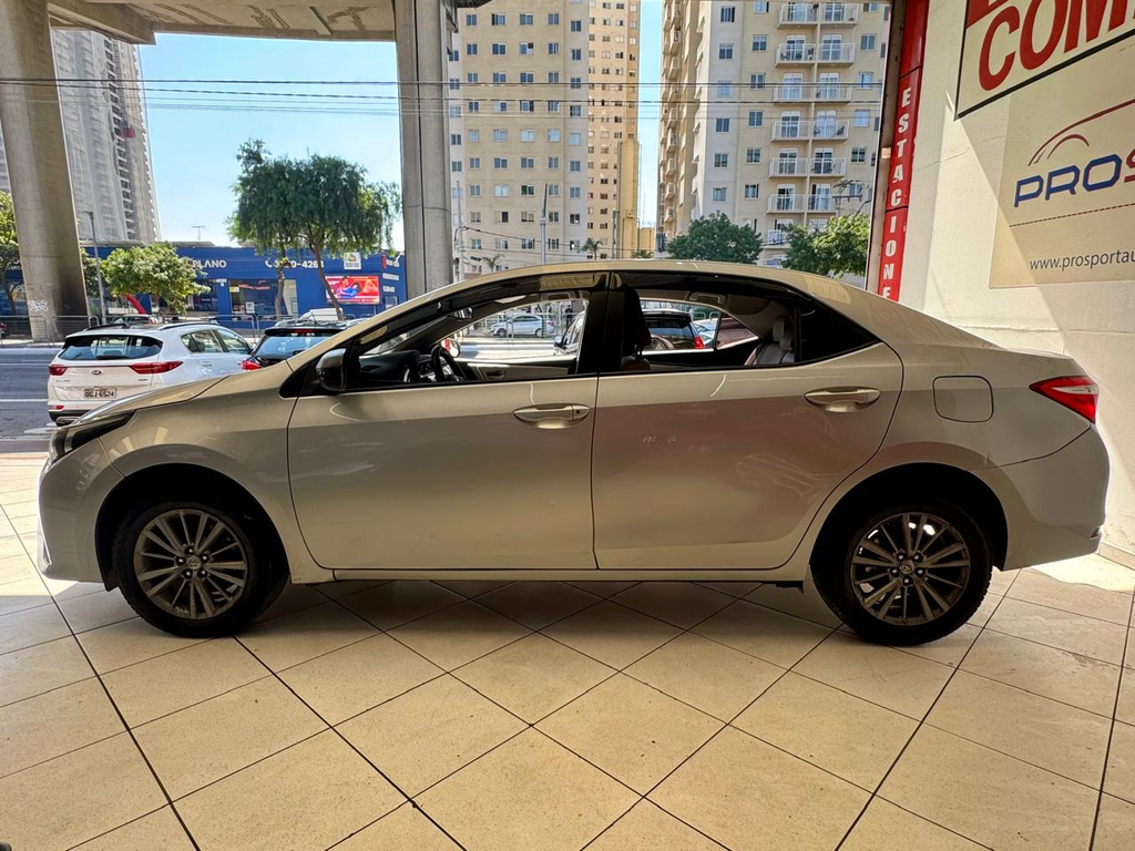 Toyota Corolla Prata