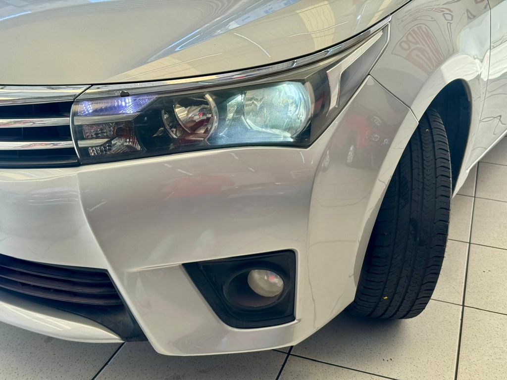 Toyota Corolla Prata