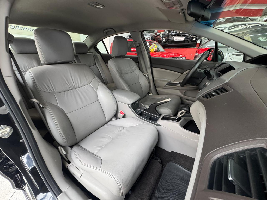 Honda Civic Preto
