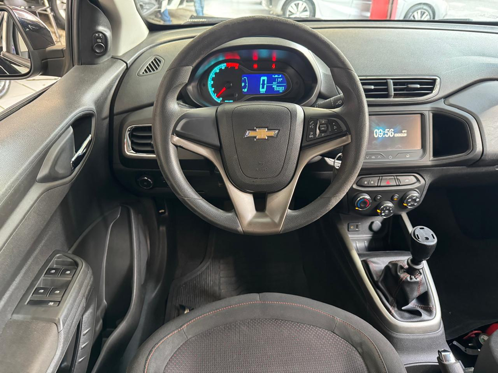 Chevrolet Onix Preto