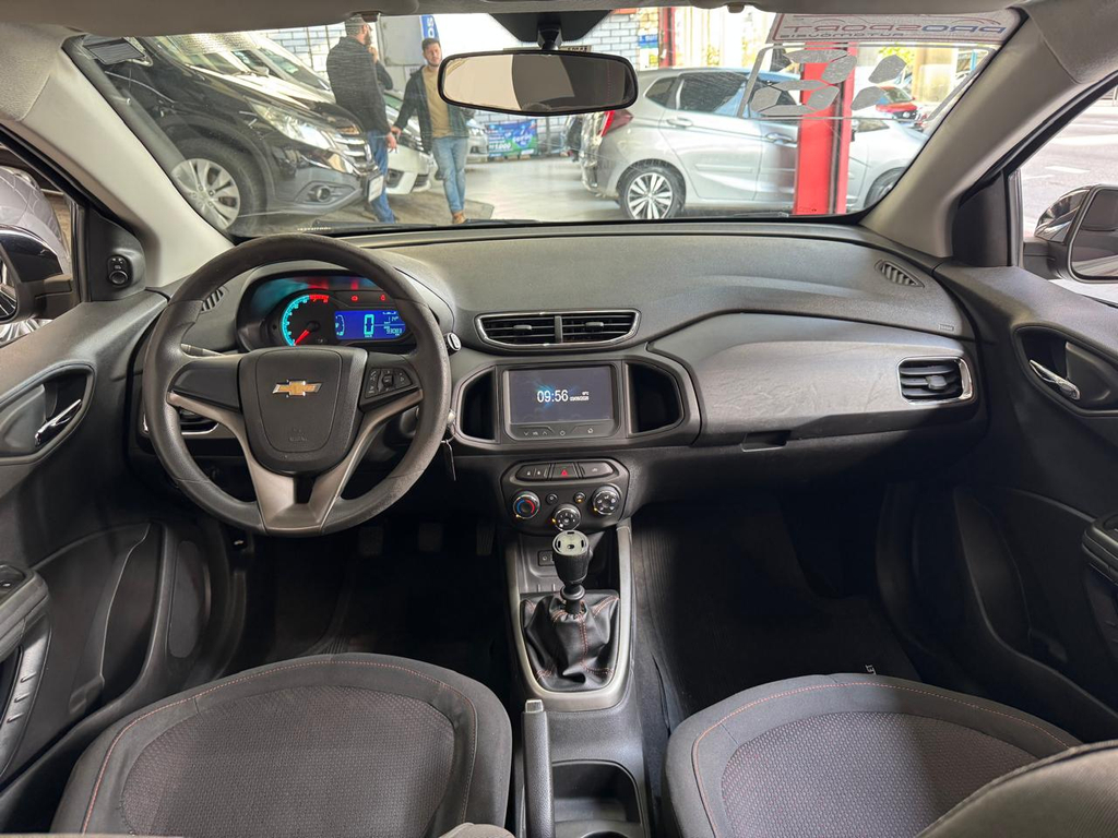 Chevrolet Onix Preto