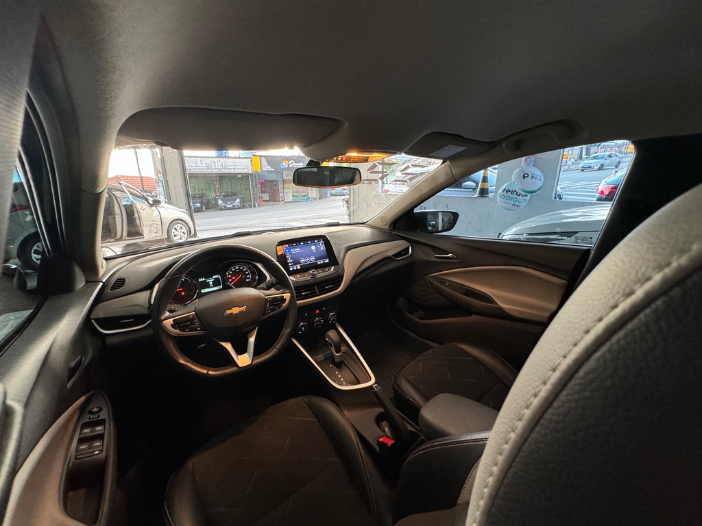 Chevrolet Onix Preto