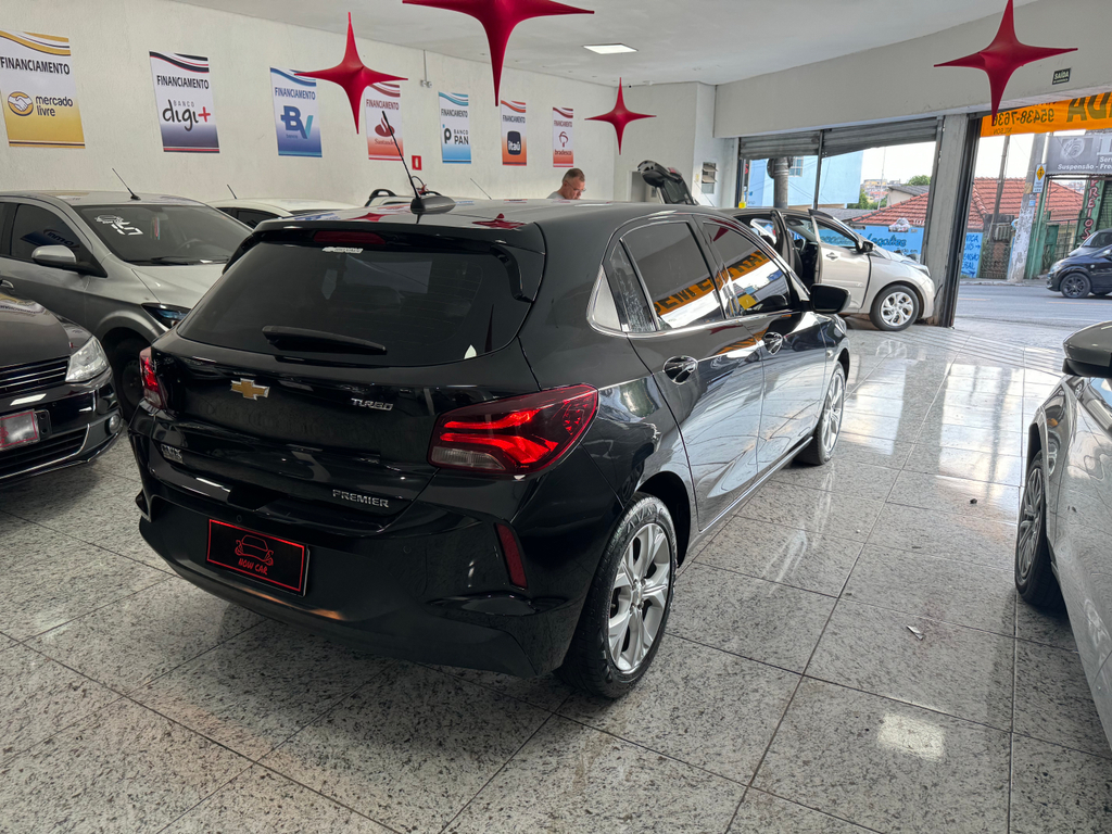 Chevrolet Onix Preto