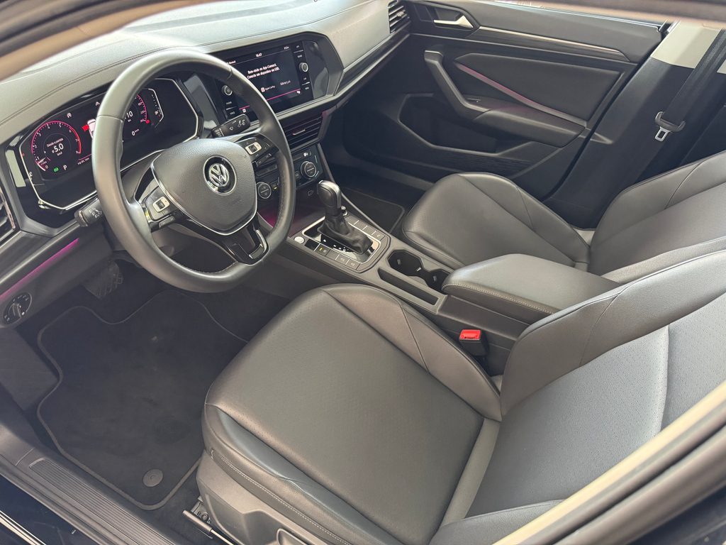 Volkswagen Jetta Preto