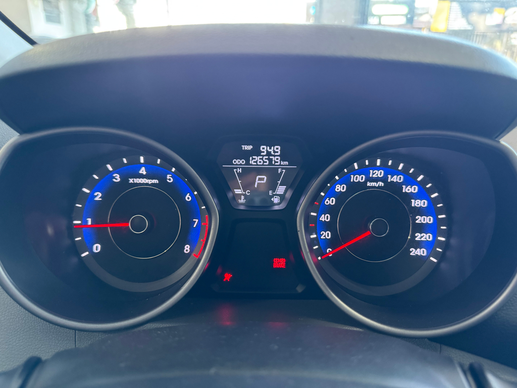 Hyundai Elantra Preto