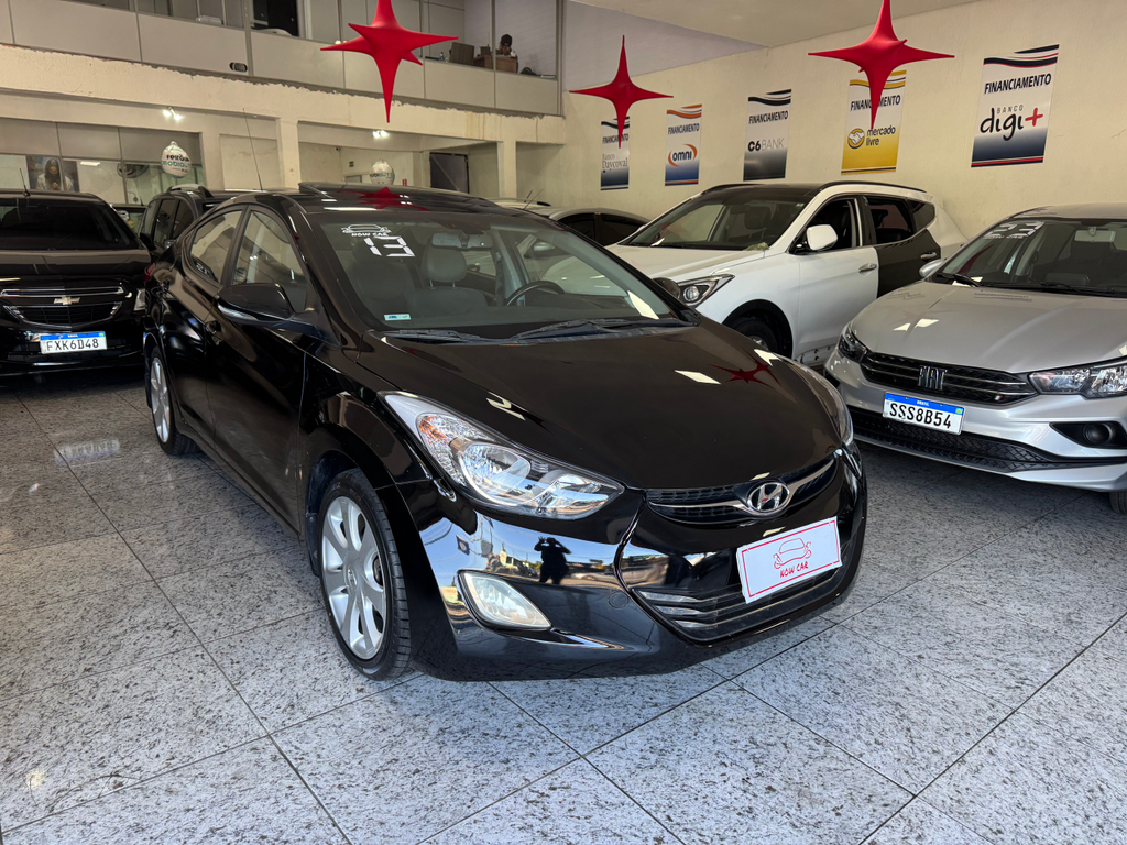 Hyundai Elantra Preto