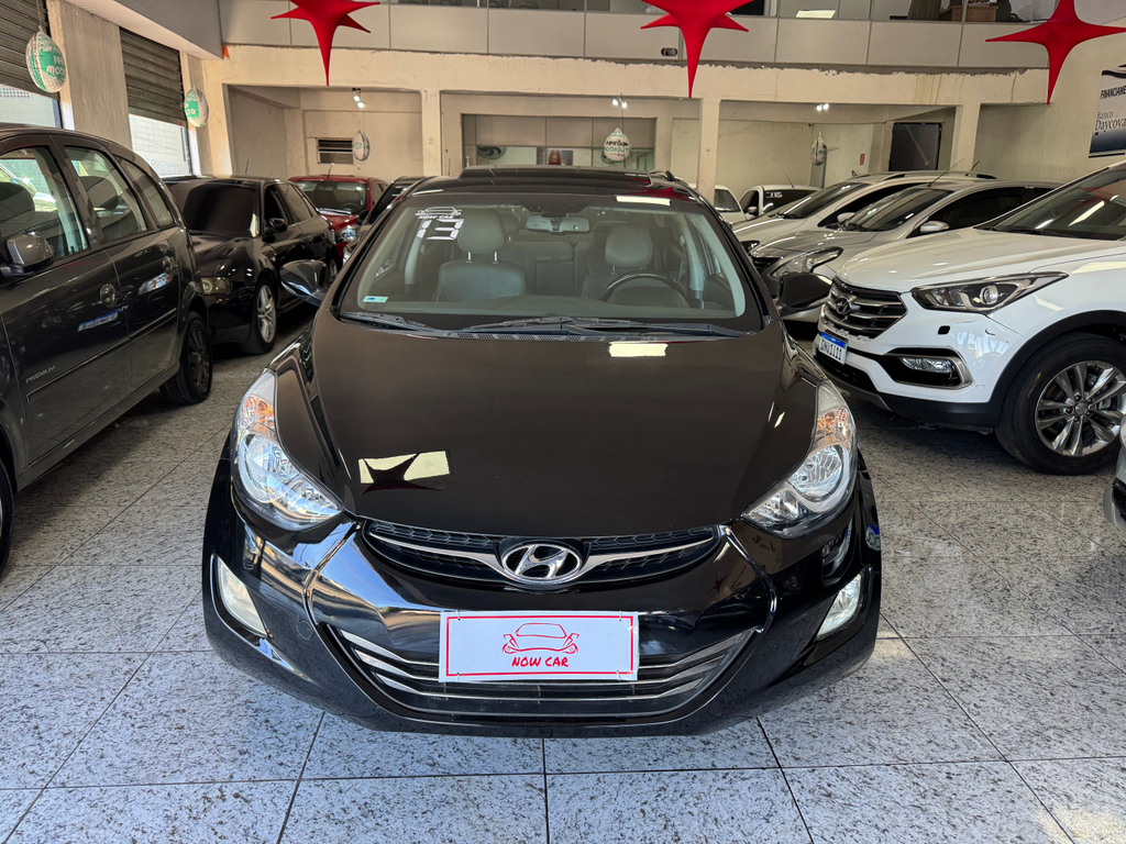 Hyundai Elantra Preto