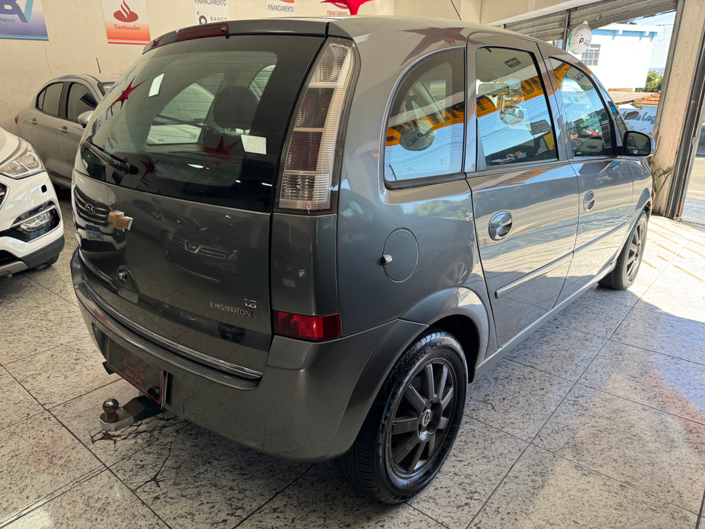 Chevrolet Meriva Cinza