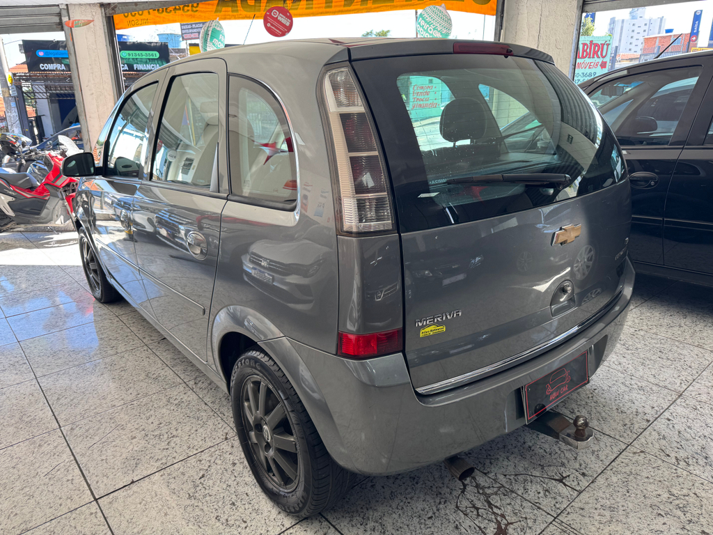 Chevrolet Meriva Cinza