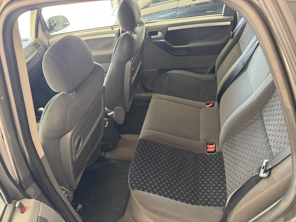Chevrolet Meriva Cinza