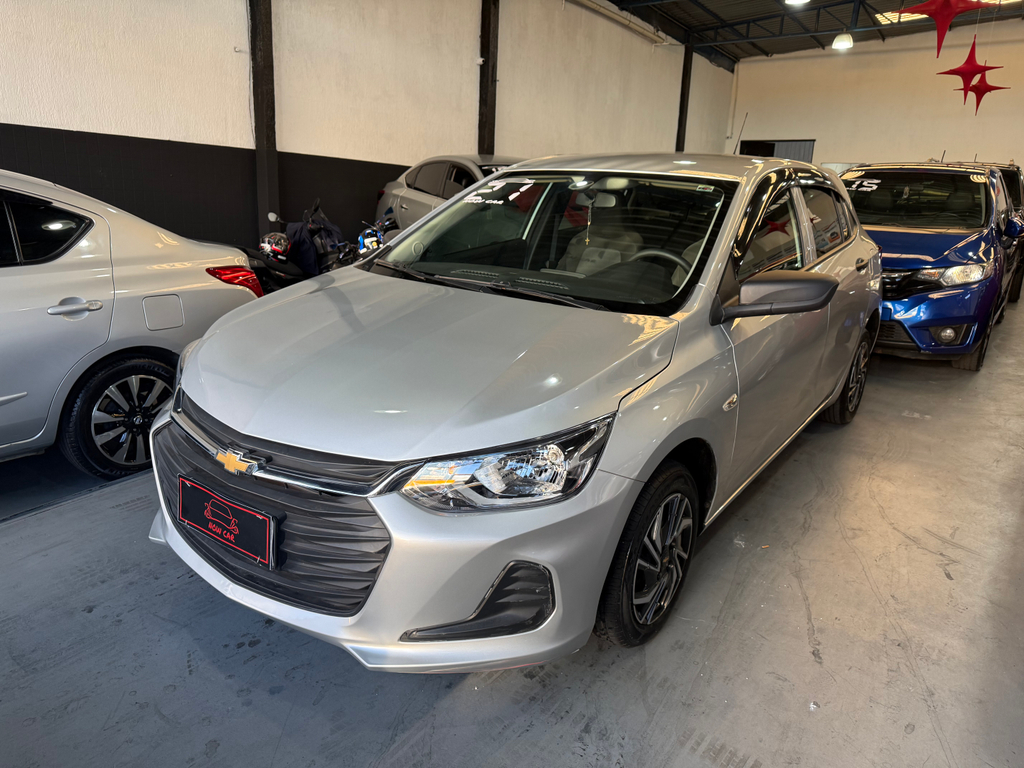 Chevrolet Onix Prata