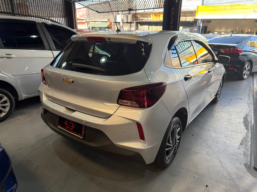 Chevrolet Onix Prata