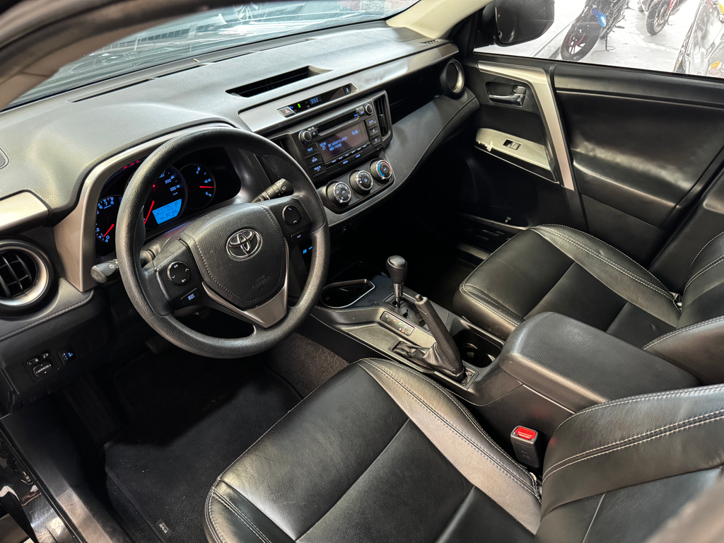 Toyota RAV4 Preto