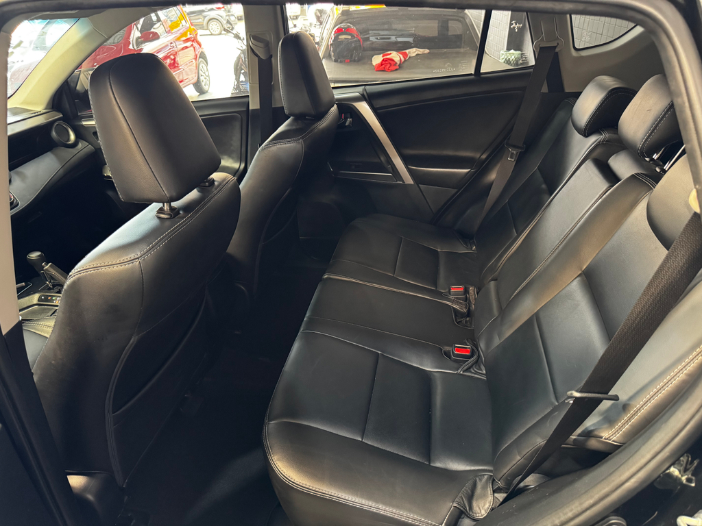 Toyota RAV4 Preto