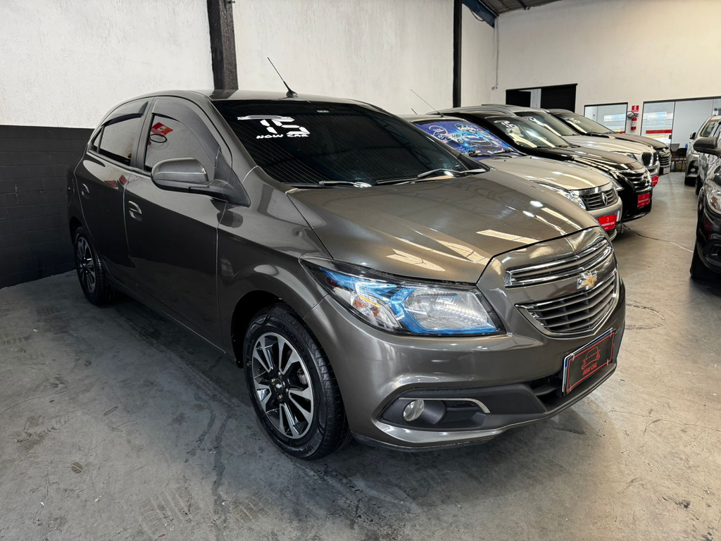 Chevrolet Onix Cinza