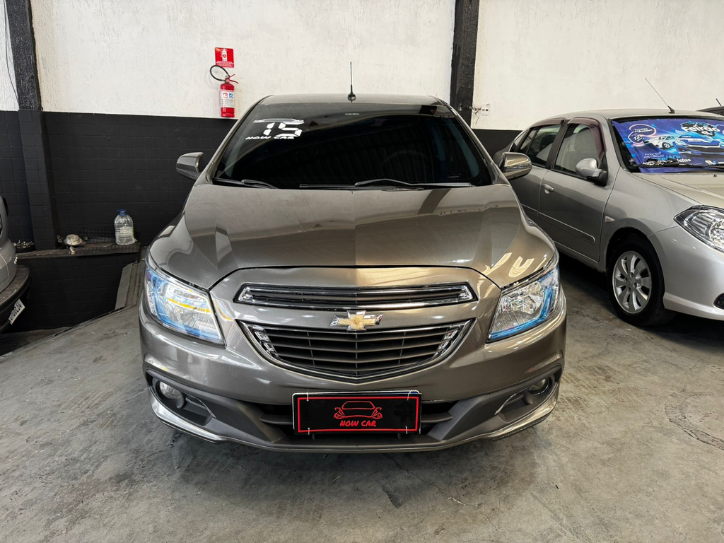 Chevrolet Onix Cinza