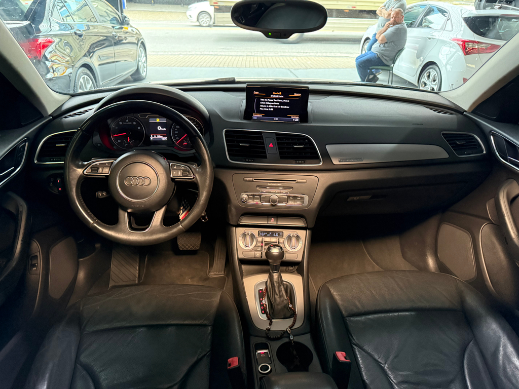 Audi Q3 Prata