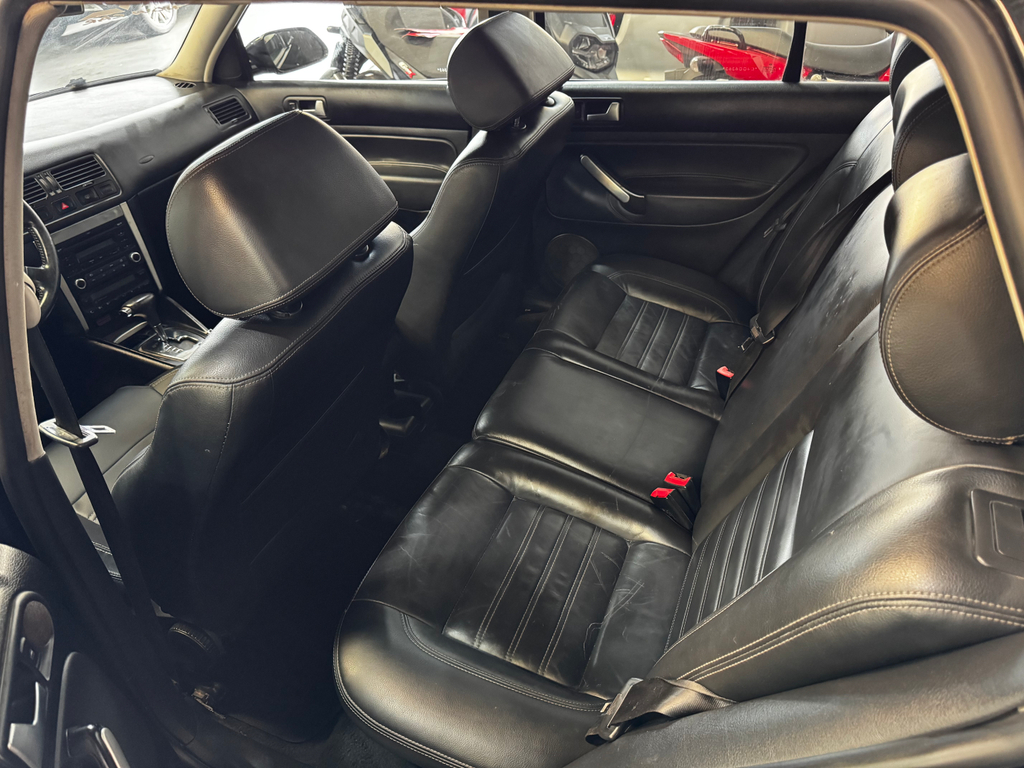 Volkswagen Golf Preto