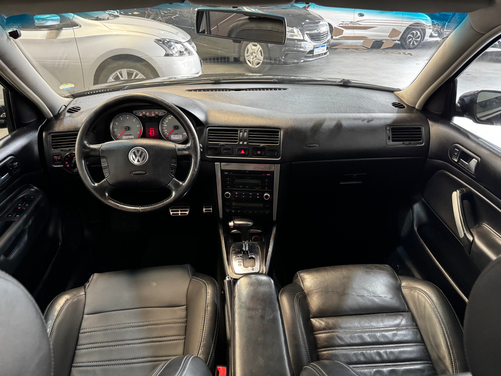 Volkswagen Golf Preto