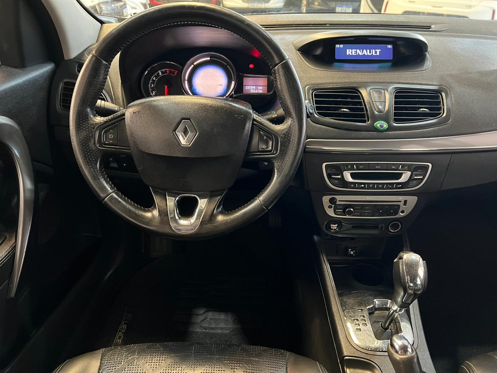 Renault Fluence Preto