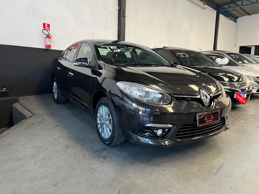 Renault Fluence Preto