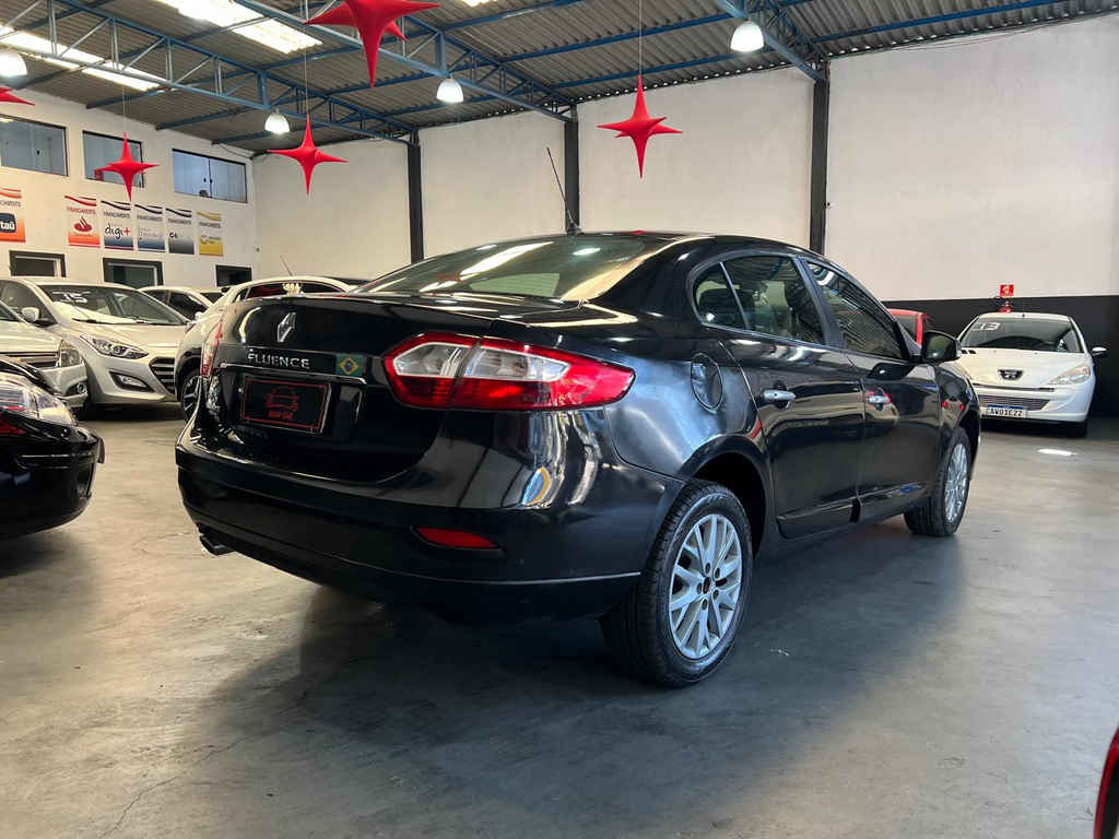 Renault Fluence Preto