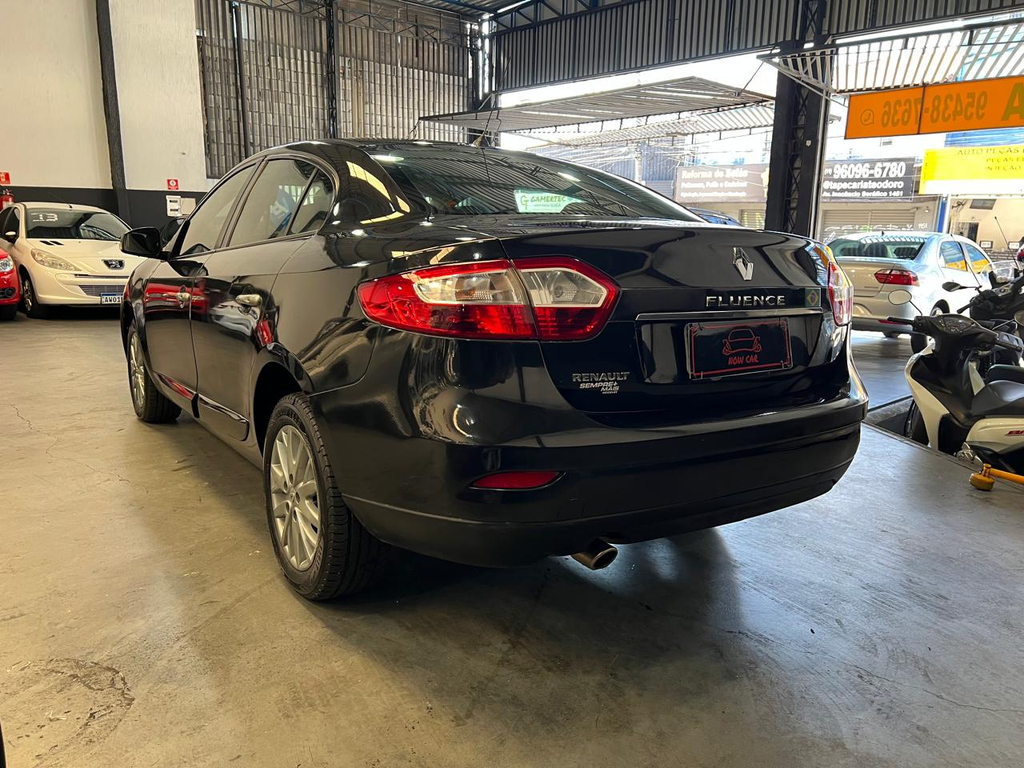 Renault Fluence Preto