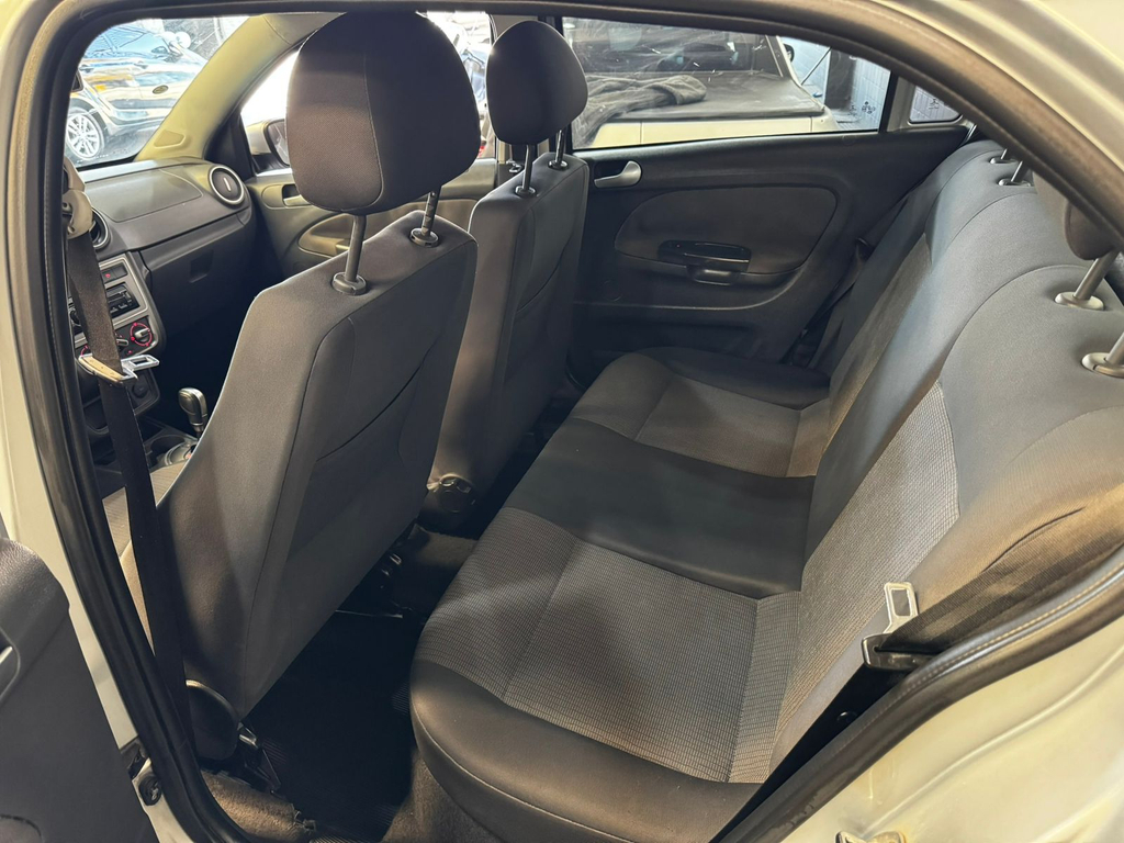 Volkswagen Voyage Prata