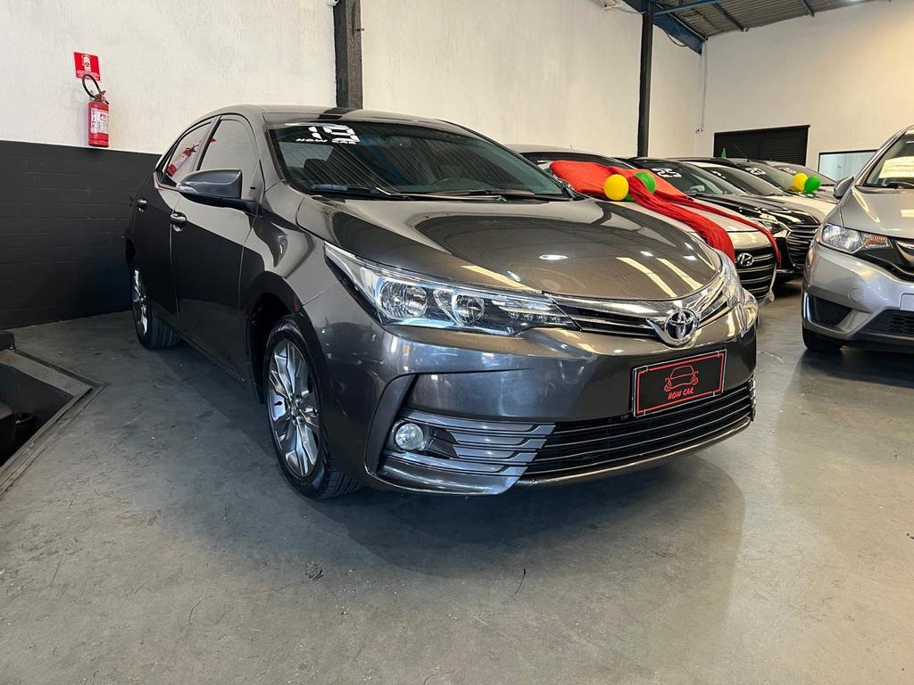 Toyota Corolla Cinza