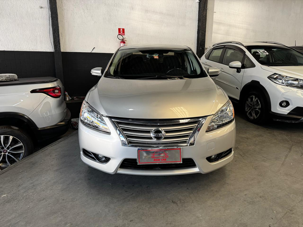 Nissan Sentra Prata