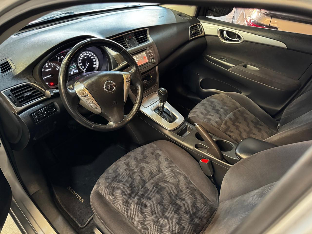 Nissan Sentra Prata