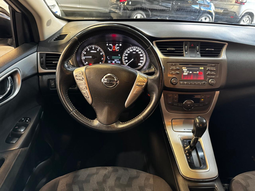 Nissan Sentra Prata