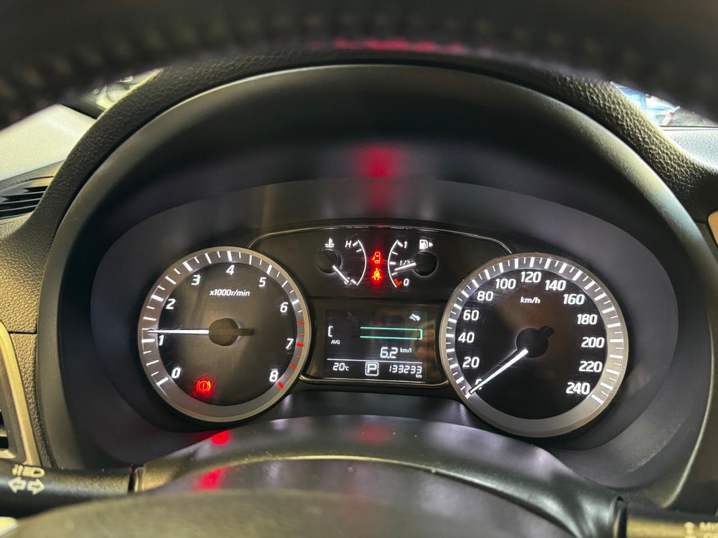 Nissan Sentra Prata