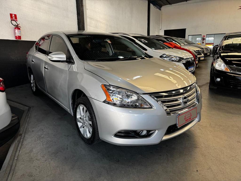 Nissan Sentra Prata
