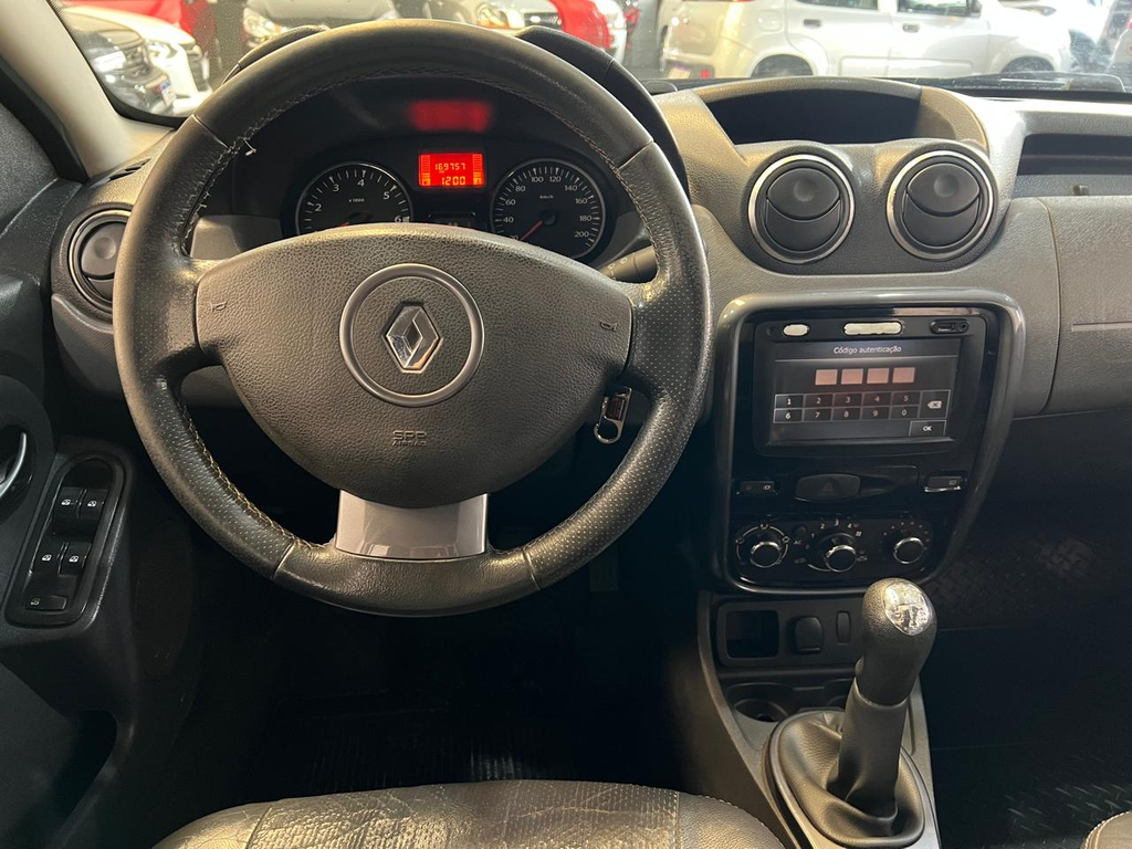 Renault Duster Verde