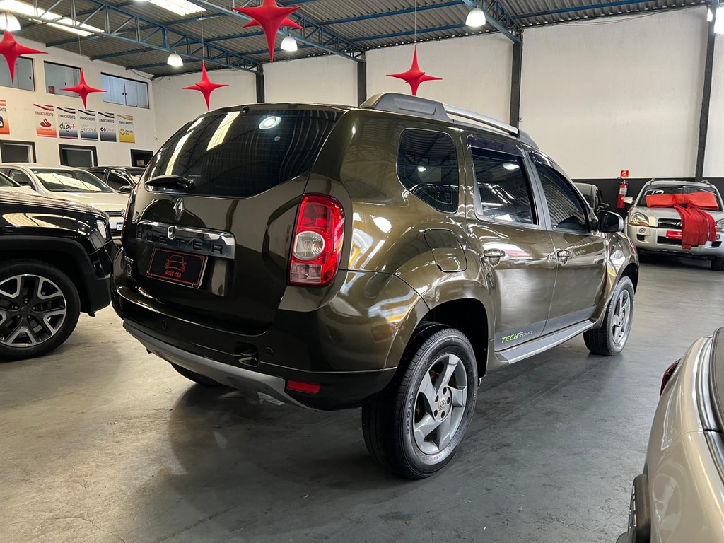 Renault Duster Verde