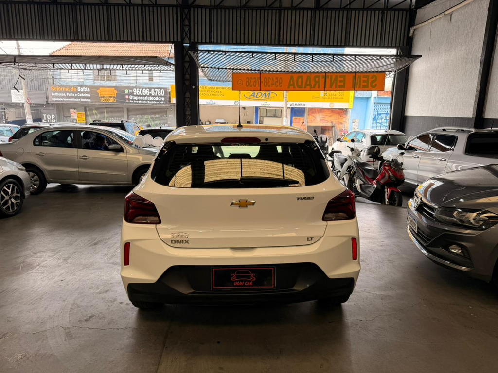 Chevrolet Onix Branco
