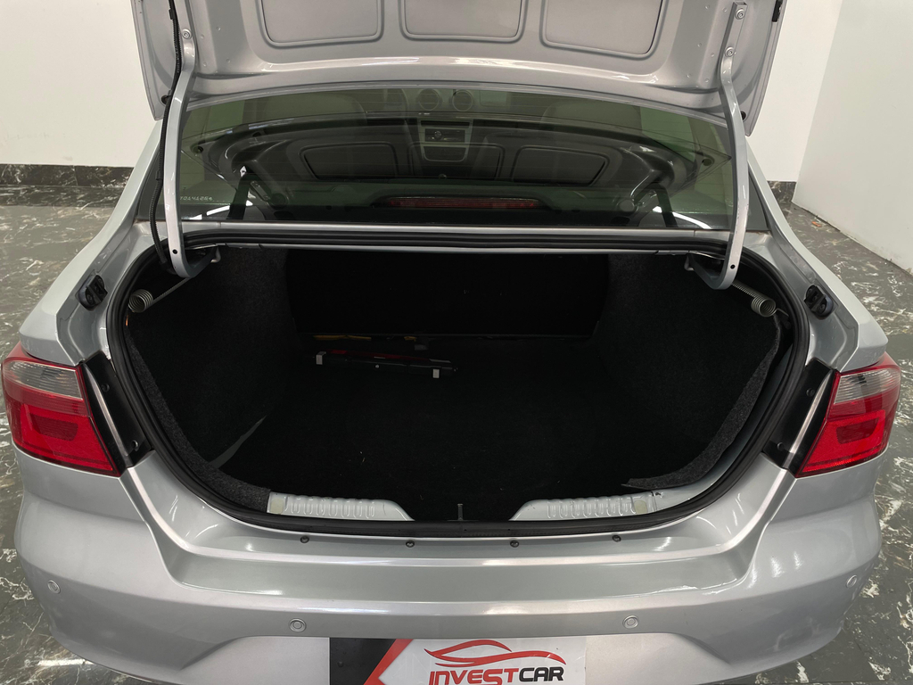 Volkswagen Voyage Prata
