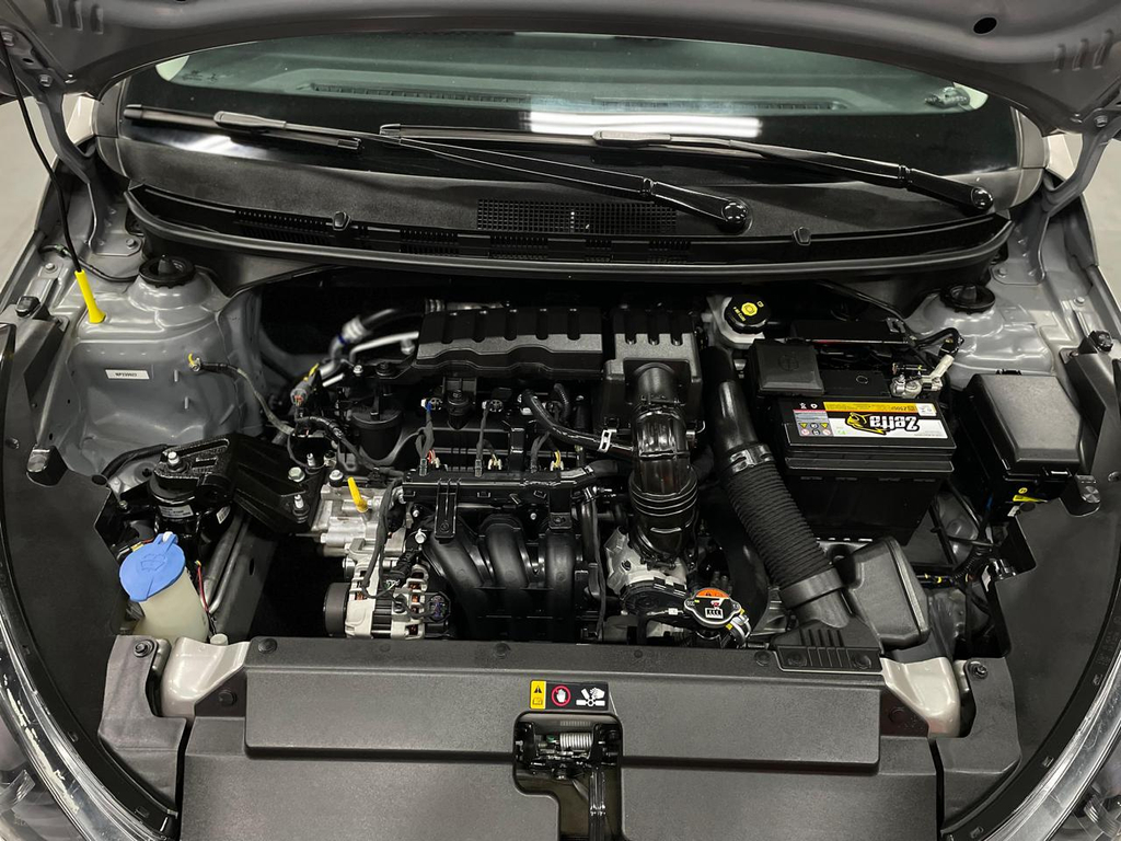 Hyundai HB20 Prata